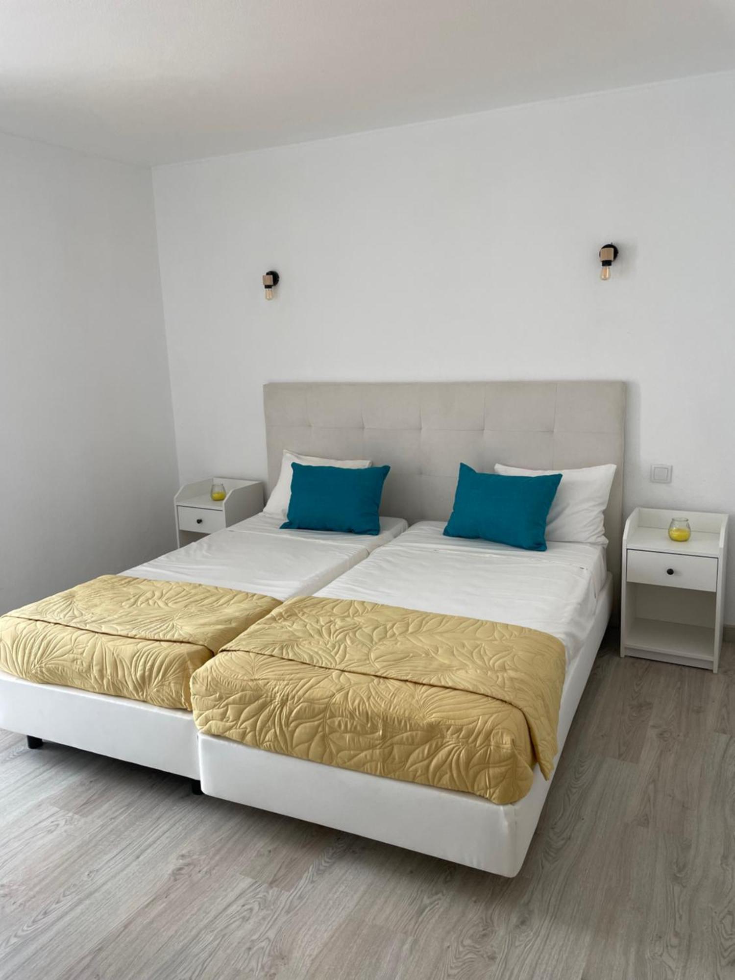 New! Apartment 50 Meters From The Beach Карвоейро Екстериор снимка