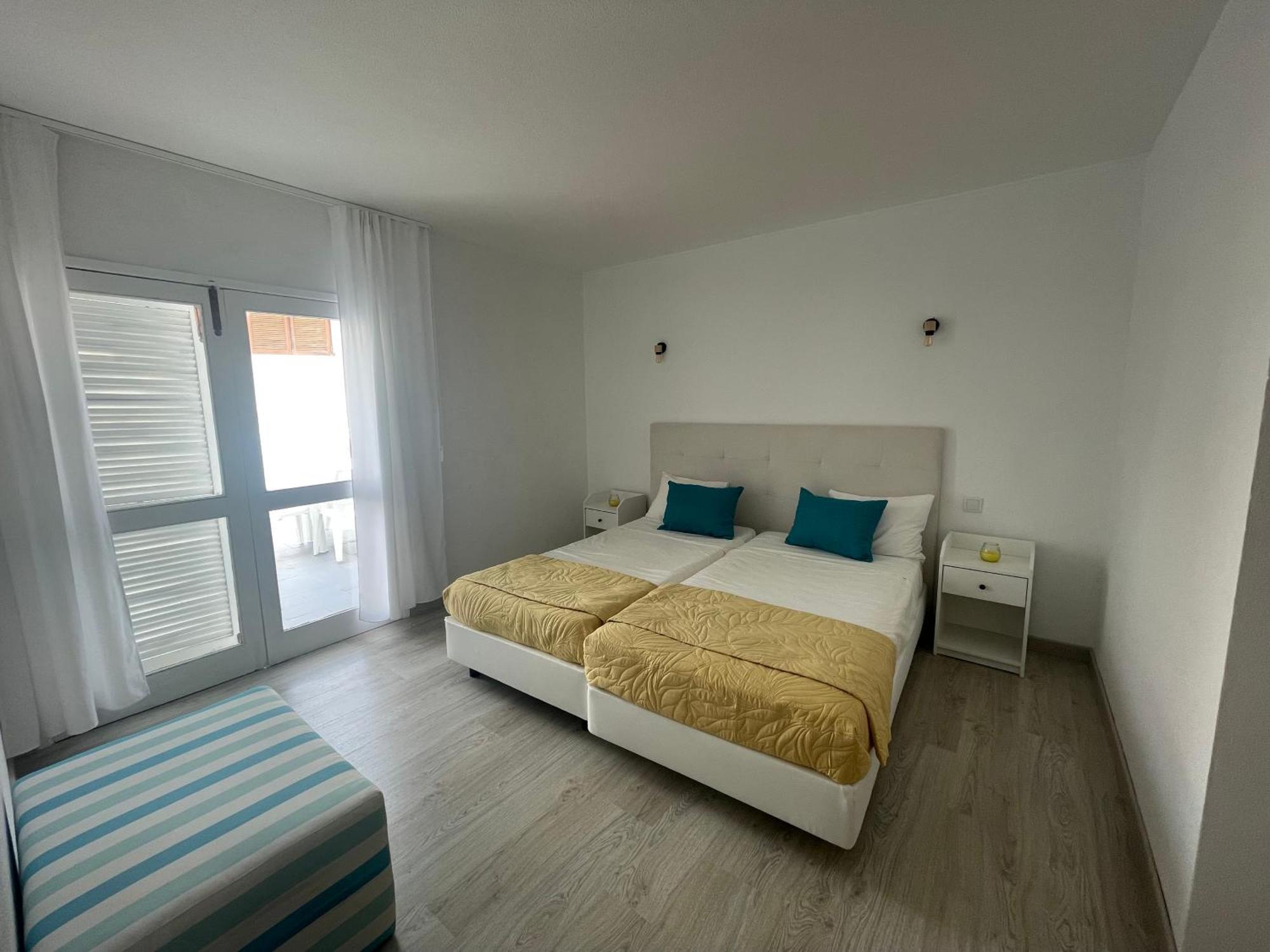 New! Apartment 50 Meters From The Beach Карвоейро Екстериор снимка